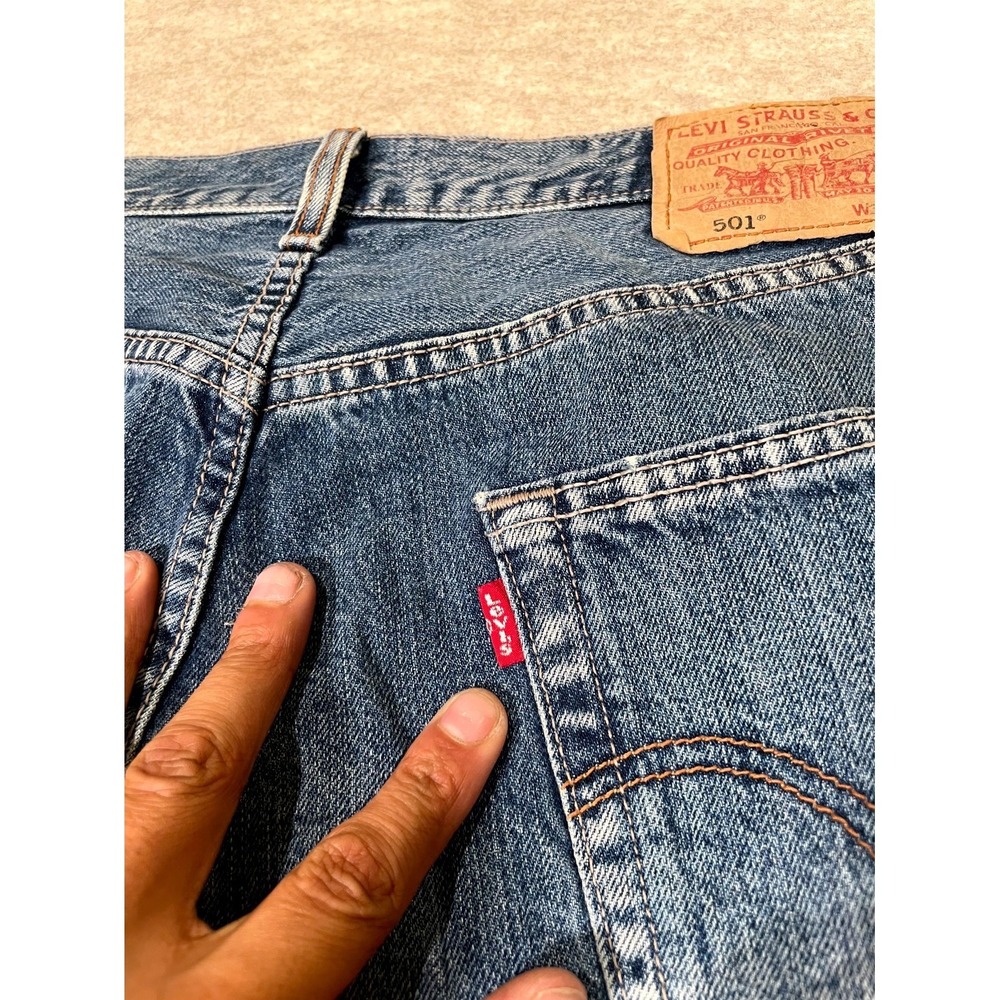Levis 501 Original Fit Straight‎ Jeans Mens 36x34 Blue Denim Cotton Medium Wash - Picture 8 of 16